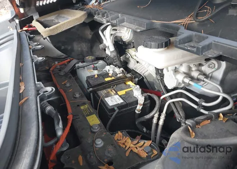 2021 Tesla Model Y Long Range Dual Motor All-Wheel Drive z USA, uszkodzony, nr VIN 5YJYGDEE3MF076930